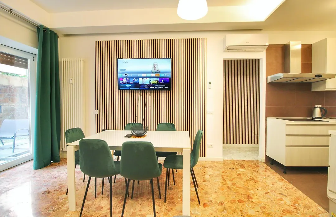 Delicious 2 Bed Room Apartment And Garden By Yh-1